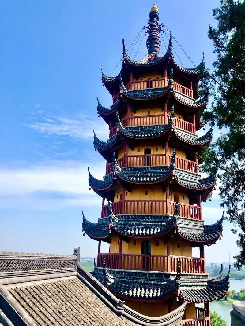 江苏省镇江市金山寺是中国佛教禅宗四大名寺之 - 抖音