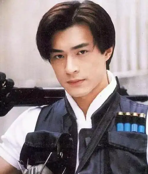 30年前最帅的男星都有谁?周润发排名第五,第一无人可比!