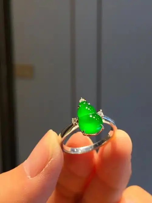 玻璃种黄阳绿葫芦戒指