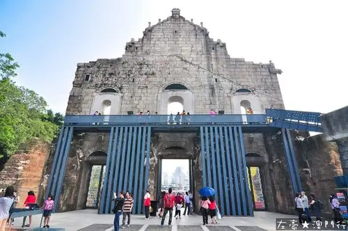 [旅游] 澳门三天两夜自由行-大三巴牌坊&炮台&恋爱巷