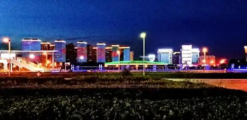 游长风商务区,汾河公园夜景.