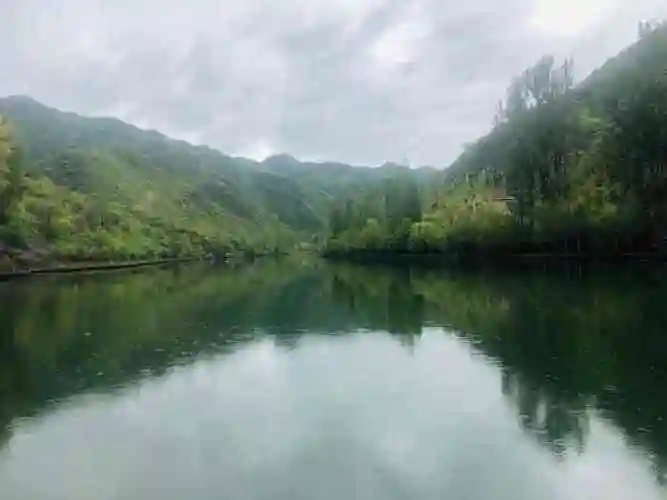 牛角湖-"牛角湖是位于怀柔区西北部的宝山镇,在牛圈."-大众点评移动版