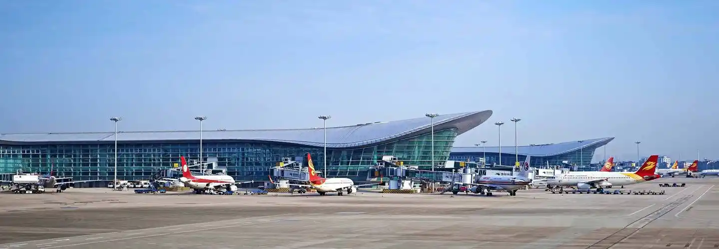 多景点都有公交到达火车站:坐火车/动车来杭州的建议坐到杭州东站机场