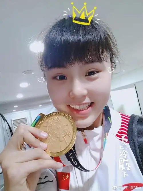 被偶像张杰翻牌女篮冠军功臣李月汝兴奋不已