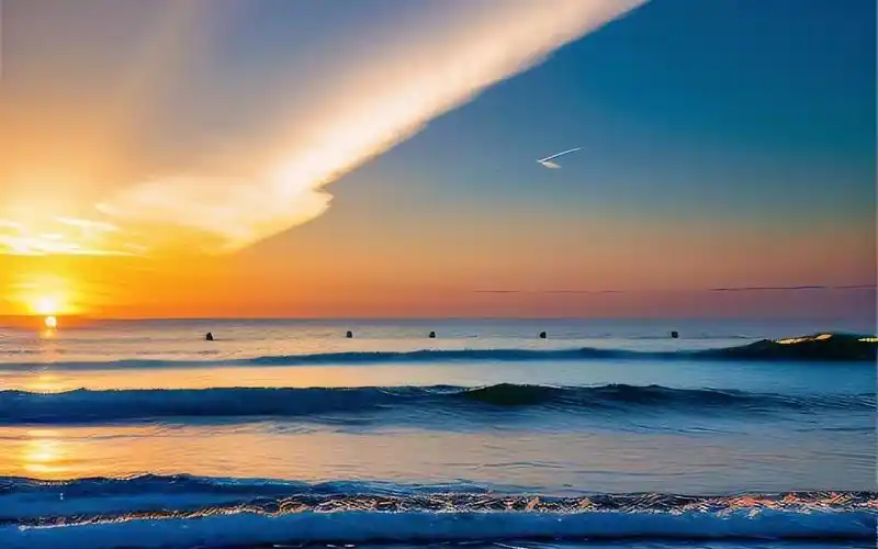 海景:波光粼粼的海面,犹如一幅流动的画卷.