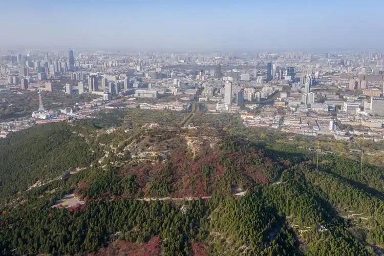 航拍济南千佛山