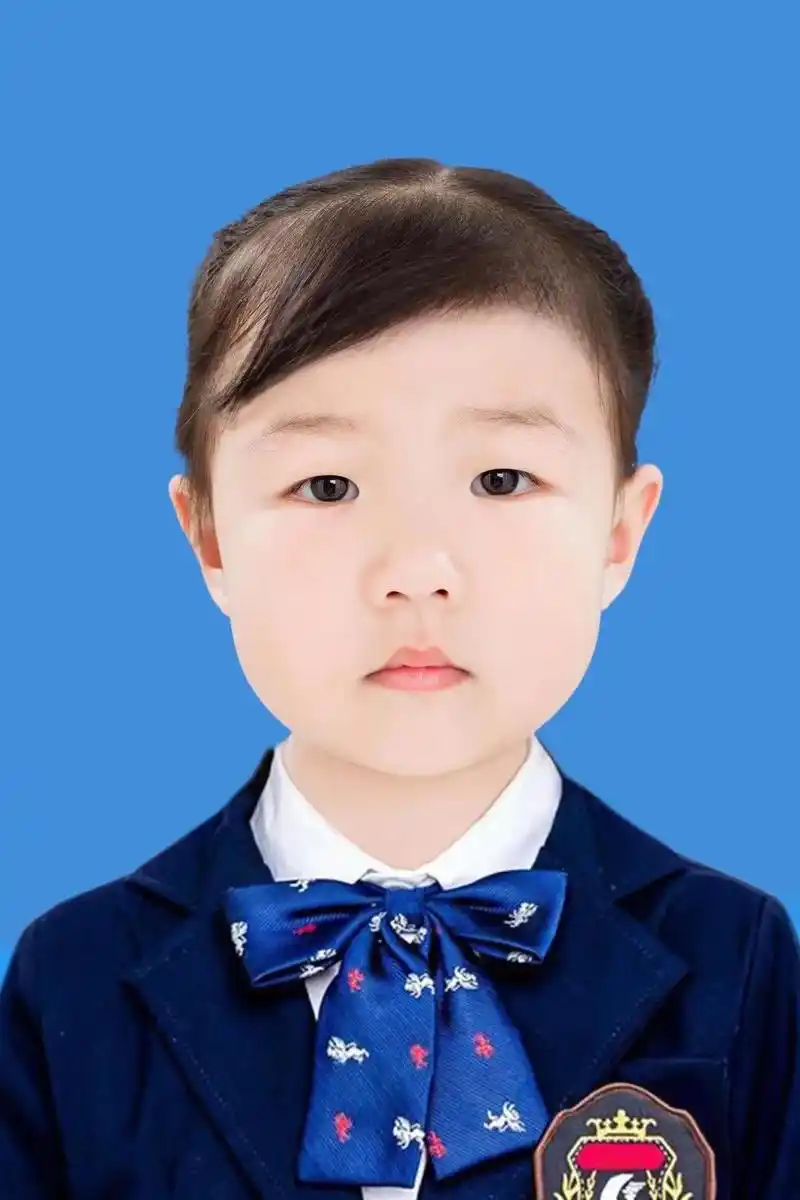 我宣布:佑姐正式成为幼儿园的小朋友啦#入园证件照 #第一次上 - 抖音