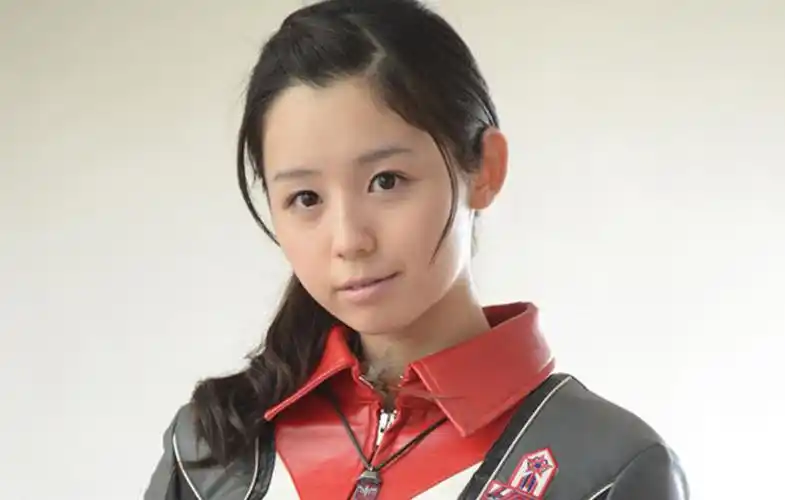 这是一个经历过黑化的女主,原本就是和银河奥特曼的人间体礼堂光从小