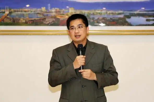 林利育在座谈会上发表讲话