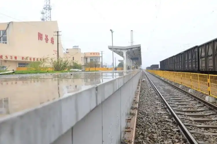 5,曹县几个火车站答曹县有三个火车站,曹县站,曹县西站,庄塞站;截止到