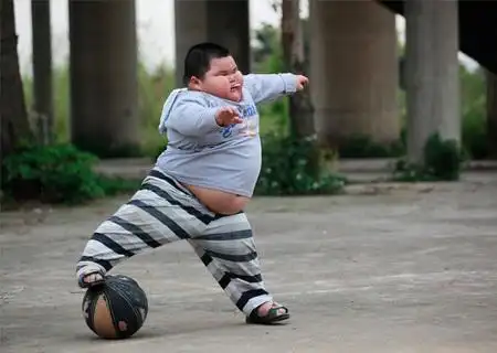 4岁胖墩睡梦去世,儿童肥胖危害多,儿童脂肪肝的家长要注意了