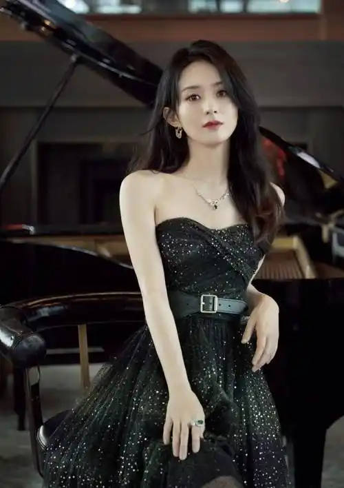 原创有种整容叫做赵丽颖的穿搭产后穿着更温柔显优雅气质