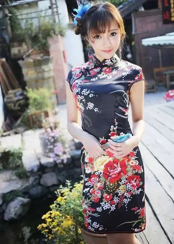 性感美女王熙瑶前凸后翘旗袍写真第二辑