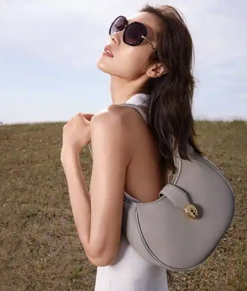 国模之光刘雯表现力和时尚气质无人可挡,连花絮也藏不住她的高级感