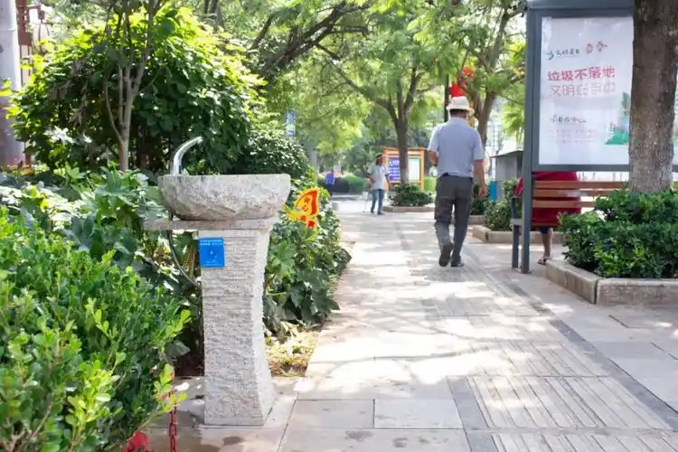 公园里的洗手台