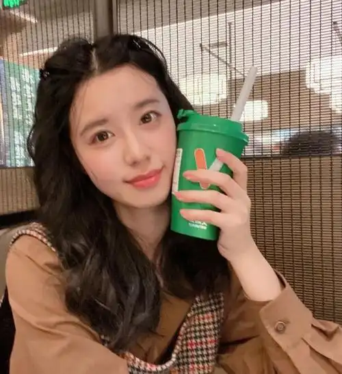 女人生活真实图片,女生现实生活真实自拍照片