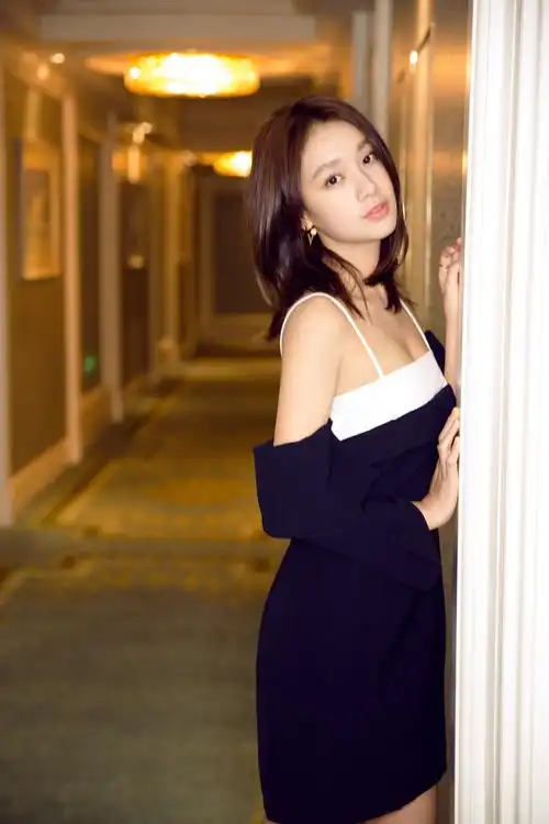 程砚秋最新写真曝光 双面look演绎双重人生