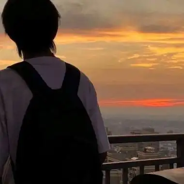 落寞男生悲伤的头像图片