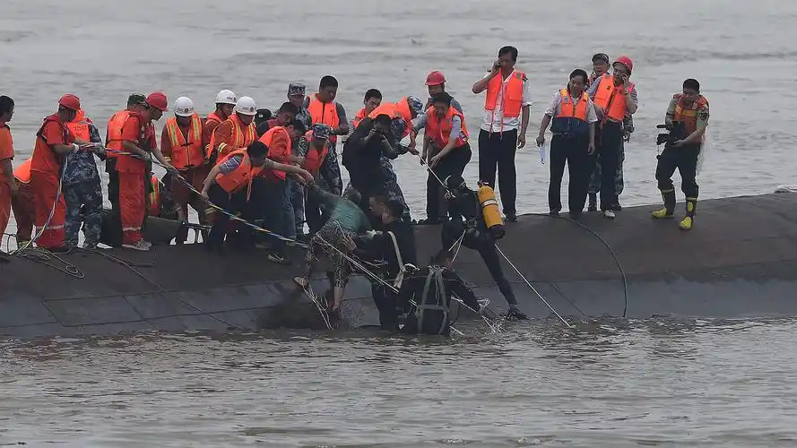 "东方之星"客船翻沉事故 让我们永远铭记的画面--图片频道--人民网