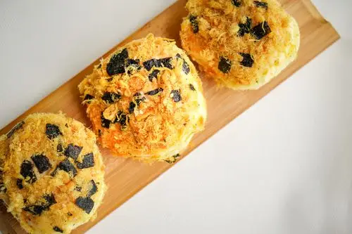 海苔肉松小面包