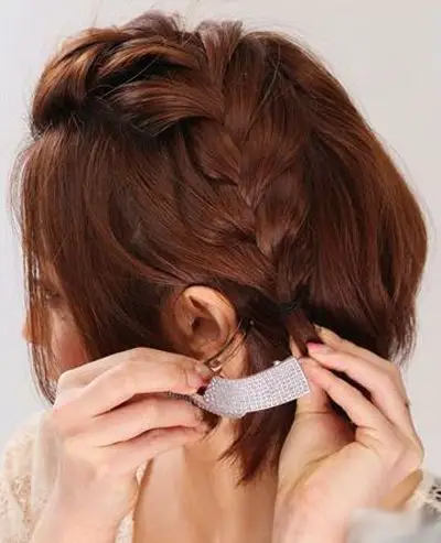 自己编短发辫子发型图解 扎辫子发型步骤