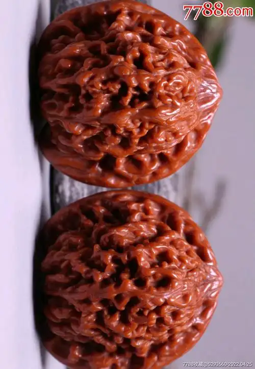 文玩核桃一对儿满天星狮子头全品