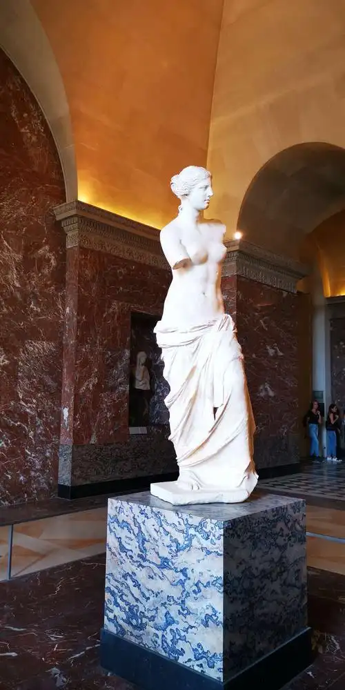 这是第三宝,米罗的维纳斯雕像.