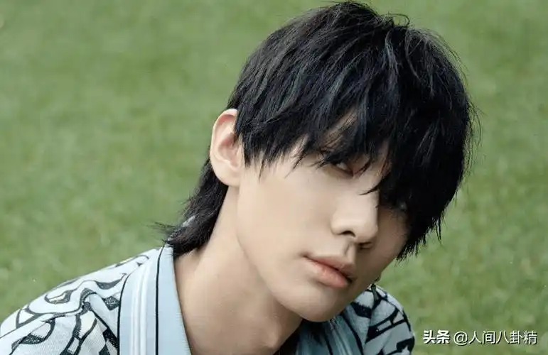 偶像选秀"变形",男选手恋爱,外国选手辱女,虚假人设