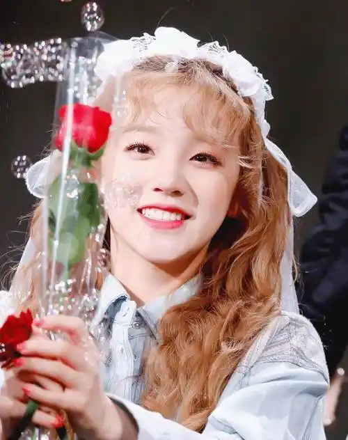 "叫宋雨琦的黑长直,本以为会很幼稚,没想到a翻全场_时尚_羊毛_蔡徐坤