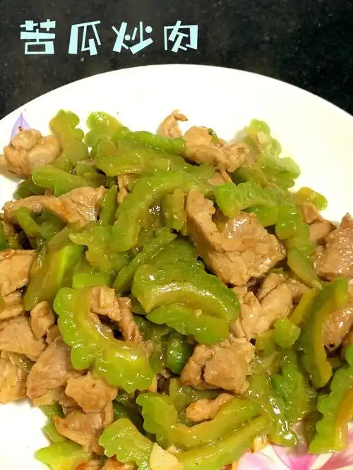 夏日解暑下火苦瓜炒肉