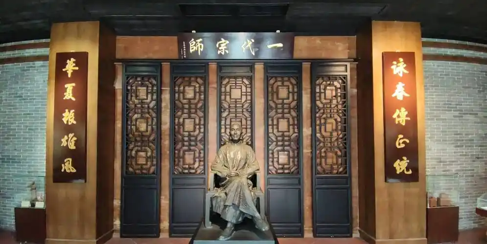 来广东佛山,观叶问纪念馆,叶问因甑子丹电影《叶问》被大众熟知_罗村