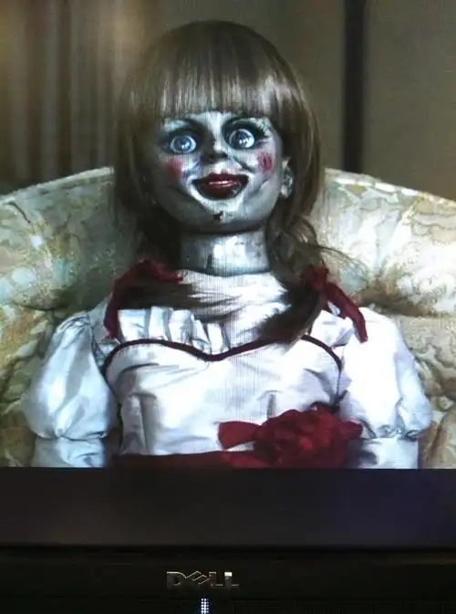 安娜贝尔招魂系列中的邪恶藏品