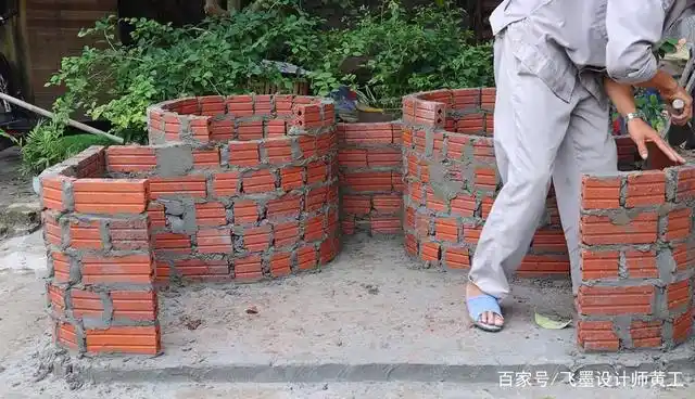 院子里种花种菜已经不新鲜了,不如试试利用装修剩余的红砖,diy一带二