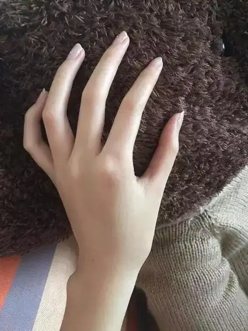 世界级"手模"日薪三万,来看看她们的手长什么样呢?