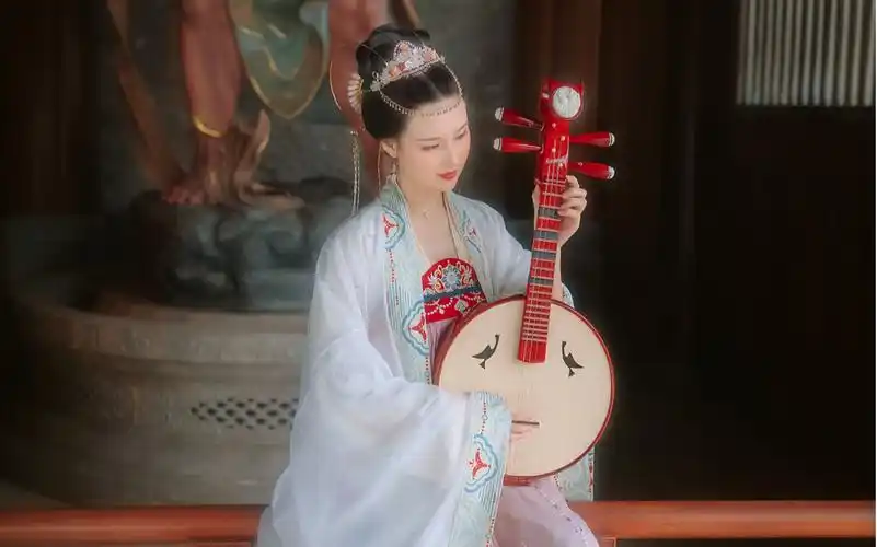 [汉服拍摄指南]_拍汉服要知道的坐姿大全 汉服摄影古风_哔哩哔哩 (゜