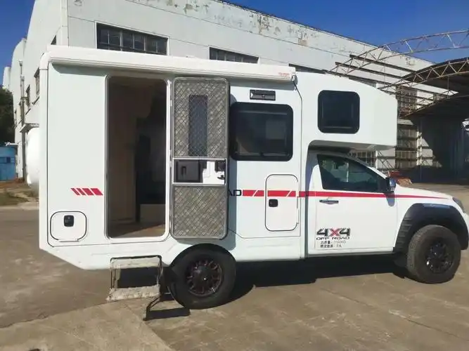 这款皮卡房车基于五十铃d-max底盘改装而来,动力方面,搭载1.