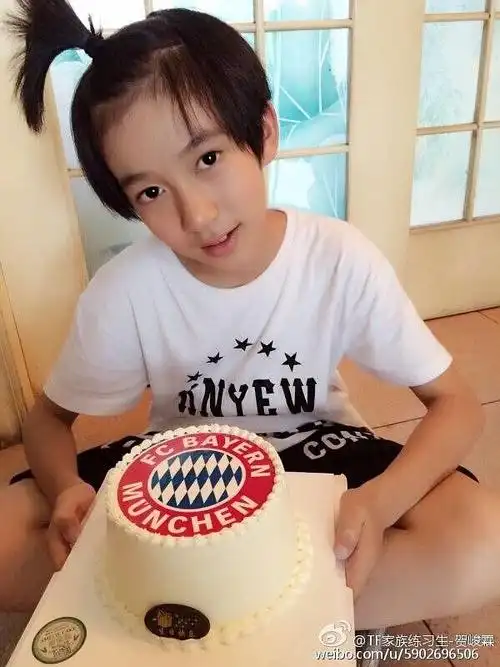 小时候的贺峻霖真可爱