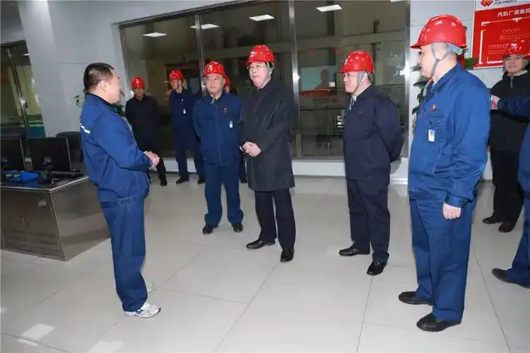 集团公司党组成员,纪检组长卞宝驰到我厂走访慰问1月18日在困难职工