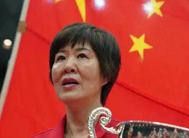 女排张锦文:因"花洒"事件被郎平开除,如今却只能担任教练_中国女排