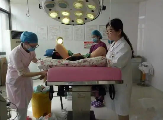 邵阳菜鸟孕妈不知分娩症状 竟在家生下了宝宝