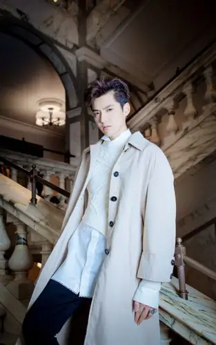 吴亦凡 kris 天神 帝宝 盛世美颜 行走的画报 撕漫男 burberry全球