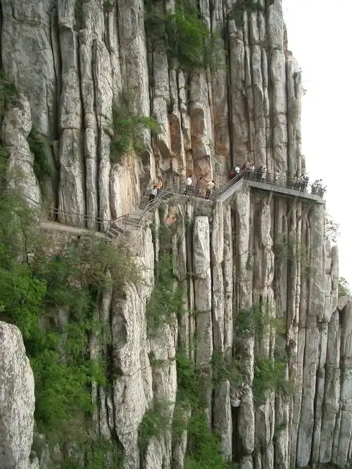 (俊秀 陡峭 悬空栈道)