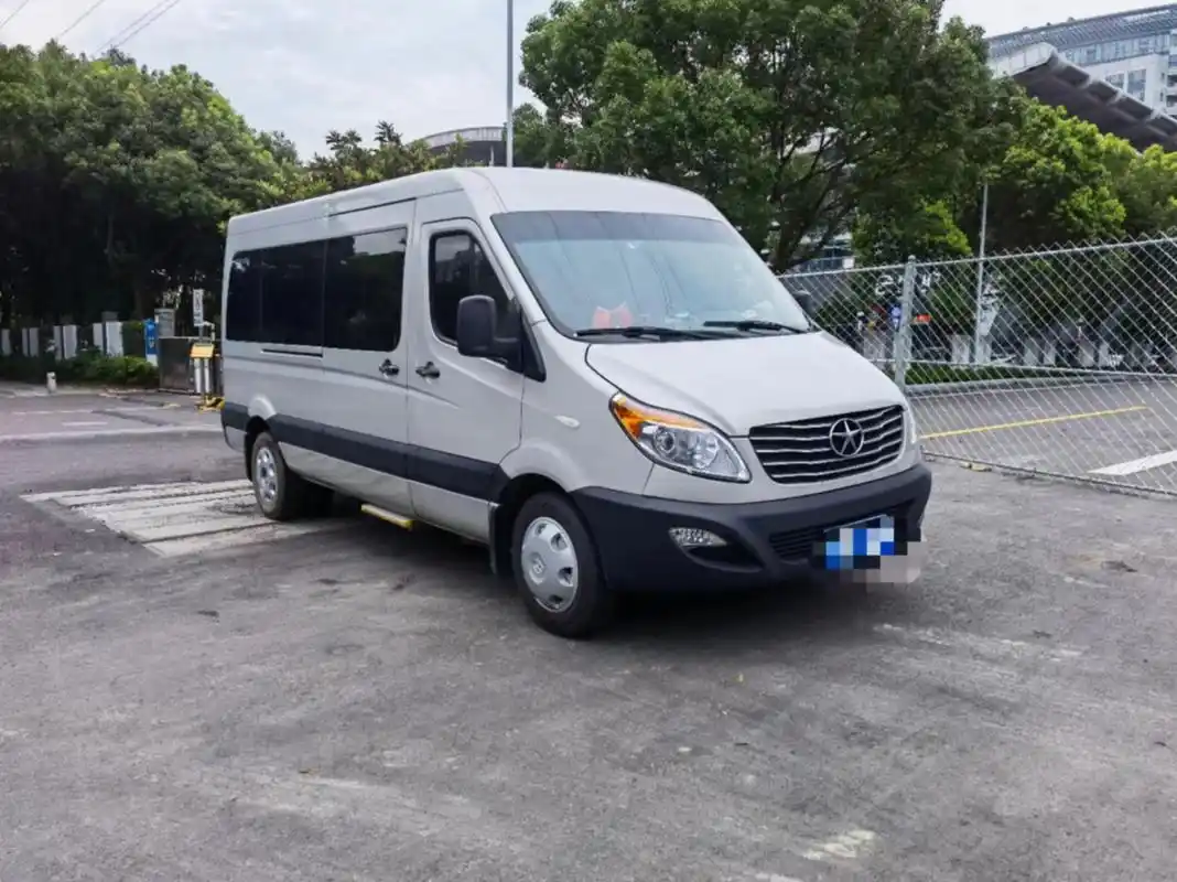 58万元 上牌日期:2020年10月 车辆车型:商务车 车辆产地:国产 车辆