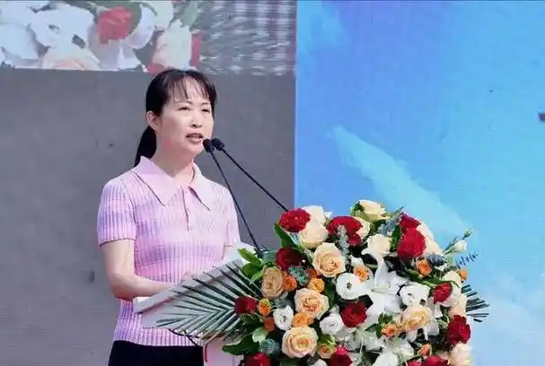 大邑县人力资源和社会保障局党组成员,副局长 李雁莉四川省大邑县职业