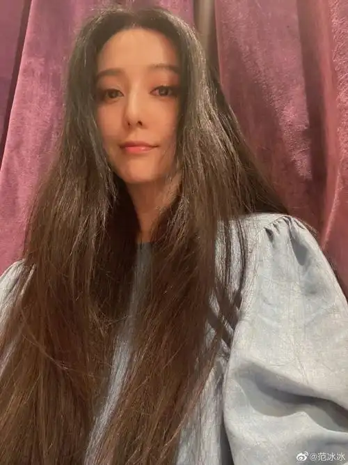 李晨辟谣情史混乱后,范冰冰晒美照疑隔空呼应:我已长发及腰