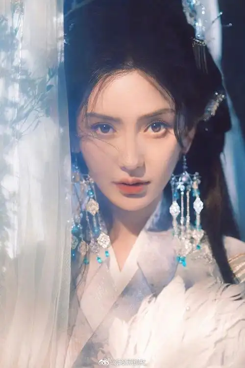 杨颖@angelababy 中秋节写真美疯了……__财经头条