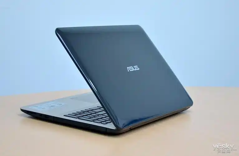 华硕a555l笔记本a面采用钢琴烤漆工艺