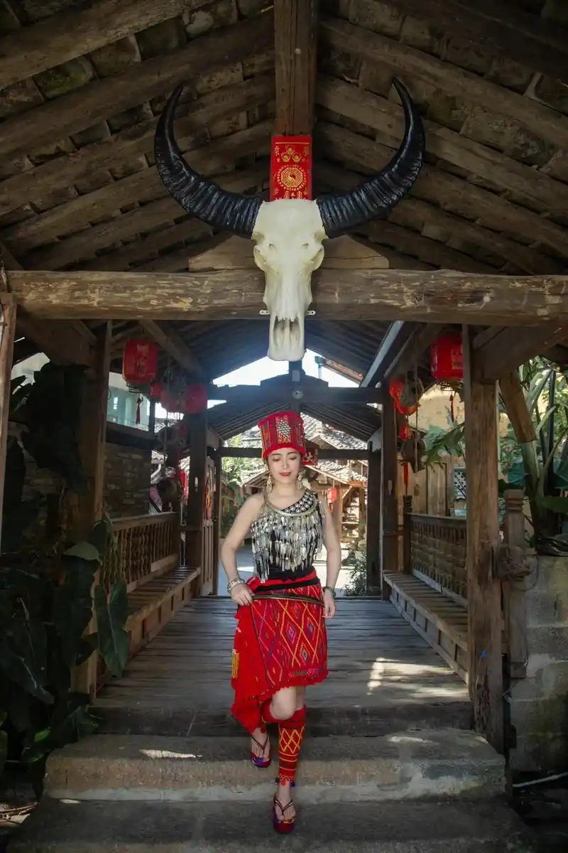 摄影写真 景颇族服饰 - 抖音