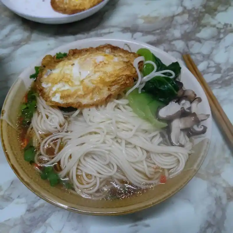 天天在家没食材就煮面条,还好有鸡蛋,煮了流心蛋!