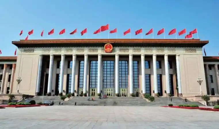 原创原创人民大会堂服务员四年换一次却没有北京人领导透露忍痛割爱